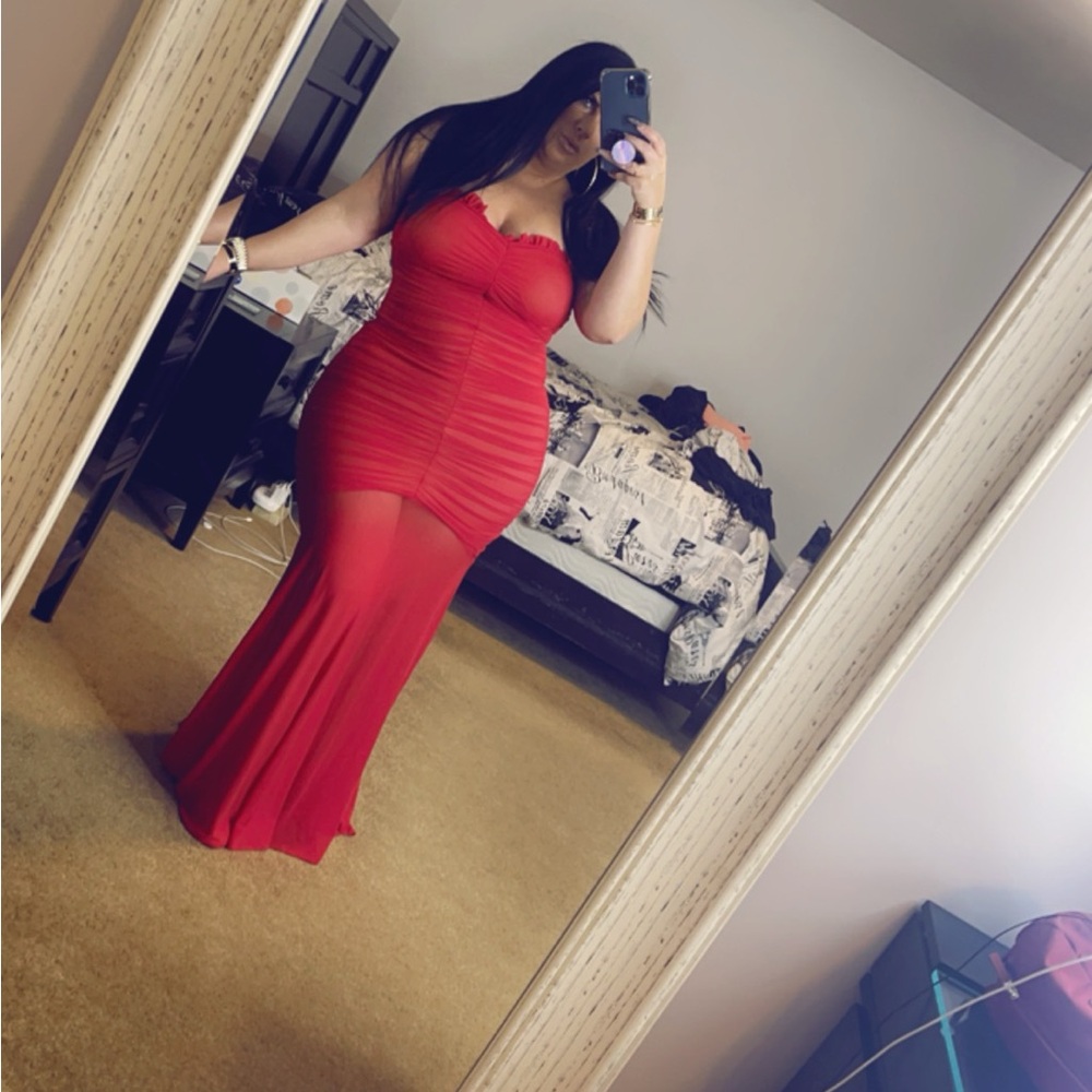 Elegant Red Evening Dress